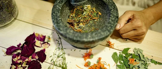 Rituels ayurvédiques pour la peau - huiles et soins naturels ancestraux arboté